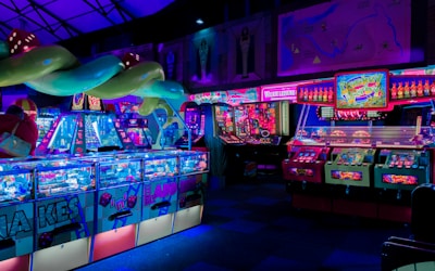 球迷社区热门话题讨论区截图 - 显示关于欧冠决赛的帖子列表