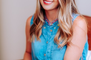 英超联赛曼城对阵利物浦高清直播画面截图 - 激烈拼抢瞬间